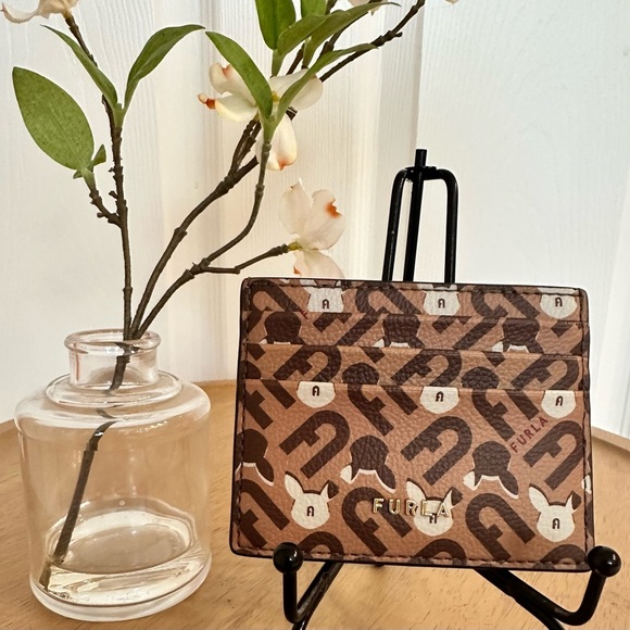 FURLA ~ Rich Brown, Camel and Cream 6-Pocket Card Holder size 4” x 3” - Picture 5 of 7